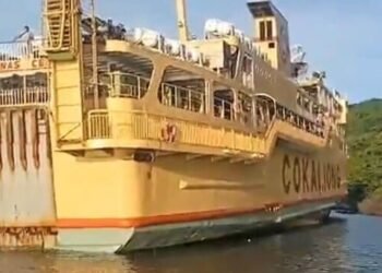 Video: Philippines Ro-Ro Ferry Grounds with 223 Passengers Aboard 