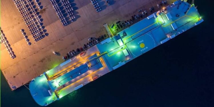 MOL Orders Four LNG-powered Car Carriers