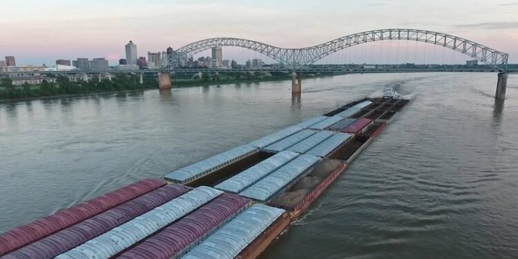 Phoenix Lighting Boosts Distribution for US Inland Waterways