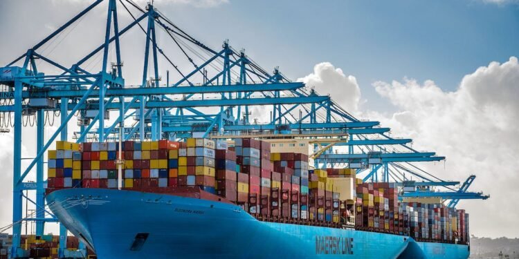 Port of Los Angeles Sets New Western Hemisphere Cargo Record in 2018 Eleonora Maersk Los Angeles Record