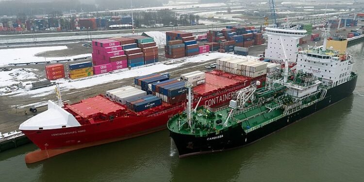 containerships nord first LNG bunkering