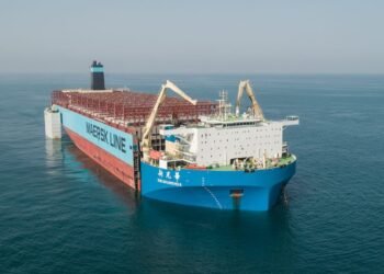 Photos: Cut Up Maersk Honam Heads to South Korea for Rebuild