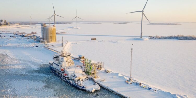 polaris lng icebreaker