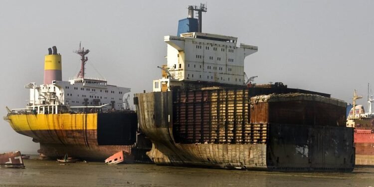 shipbreaking scrapping chittagong