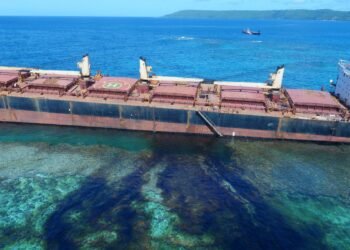 solomon trader aground