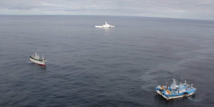 south Korean trawlers collision