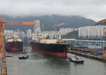 lng tanker construction