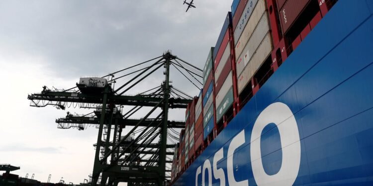 China's COSCO Shipping Considers London Listing-- Sources cosco shipping