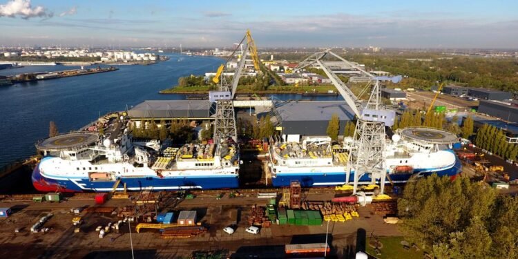 Research Vessels Oceanic Sirius and Oceanic Vega Complete Tandem Dry Docking at Damen Shiprepair Amsterdam
