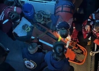 Photos: USCG Rescues Injured Fisherman in Johnstone Strait