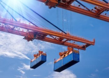 shipping container port