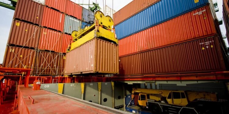 British Government to Activate Full ‘No-Deal’ Brexit Preparations cargo containers