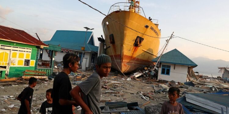 Engineer Recounts How Indonesian Tsunami Beached His 500-Tonne Ship
