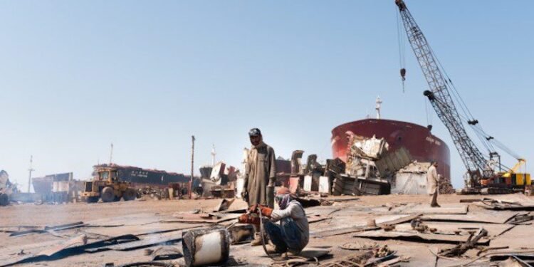 Accidents Prompt Pakistani to Halt Ship Breaking at Gadani Yards Accidents Prompt Pakistani to Halt Ship Breaking at Gadani Yards