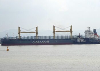 oldendorff ship hits bridge