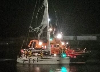 Video: RNLI Lifeboat Saves Stricken Yacht in Force 10 Winds