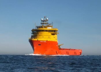 Østensjø Vessels Go to Svalbard for Coal Mine Clean-up