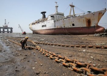 shipbreaking alang
