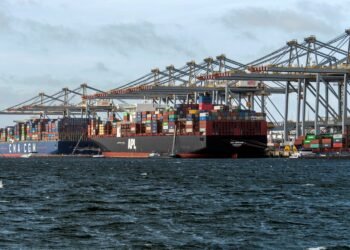 Europe’s Biggest Port Says Companies Aren’t Doing Enough for Brexit