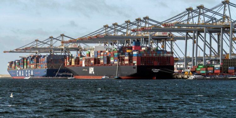Europe’s Biggest Port Says Companies Aren’t Doing Enough for Brexit