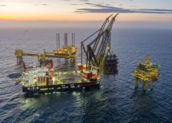 Heerema Installs Tyra TEG Module in 'Heaviest Offshore Crane Lift Ever'