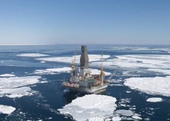 Exxon's Russian Oil Output Collapsed after Rejecting Local Tanker Insurance