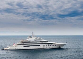 Russian Superyacht in Fiji Leaves for US Amid Legal Wrangling