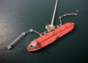 oil tanker loading