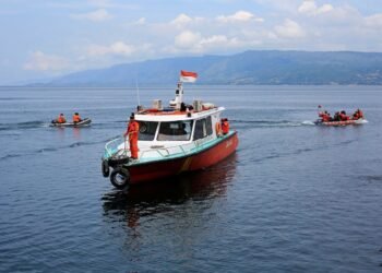 Indonesia Questions Captain After Ferry Sinks in Lake; At Least 192 People Missing