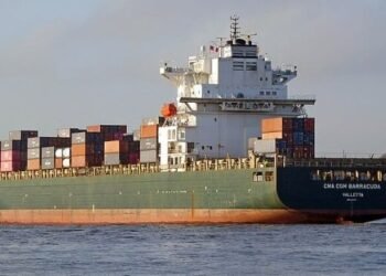 Video: CMA CGM Containership Grounds on Dutch Dike