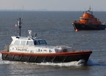 Pilot Killed in Boarding Accident on the Humber