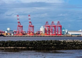 UK's Liverpool Port Workers Agree Pay Deal and End Strike