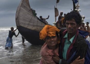 UN Calls for Rescue for 190 Drifting Rohingya, 180 More Feared Dead