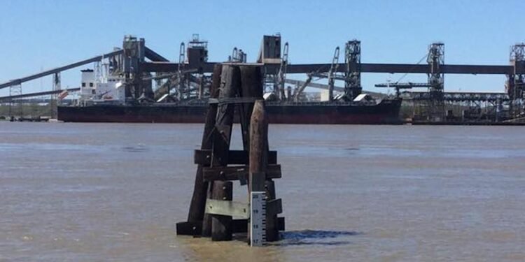 Two Missing After Towing Vessel Capsizes on Mississippi River Near New Orleans Two Missing After Towing Vessel Capsizes on Mississippi River Near New Orleans