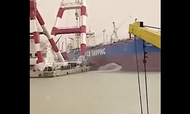 Incident Video: Tanker’s Hull Punctured by Floating Crane in Iraq