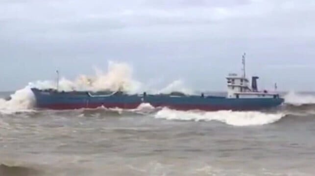 Video: Vietnamese Cargo Ship Washes Ashore in Surf 