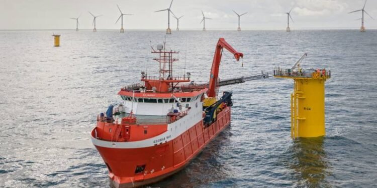 Helix Inks Long-term Charter for Glomar Wave