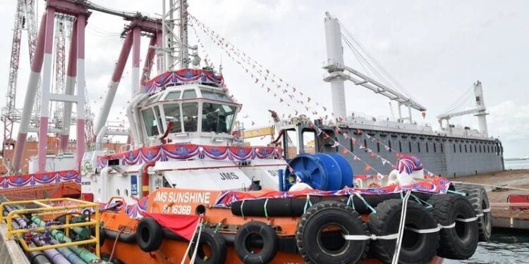 Sembcorp Marine Names LNG Hybrid Tug in Singapore
