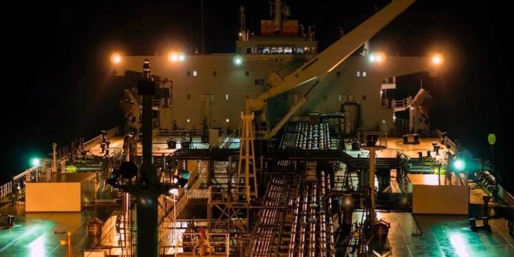 US Sanctions Firms Transferring Oil to North Korean Ships at Sea