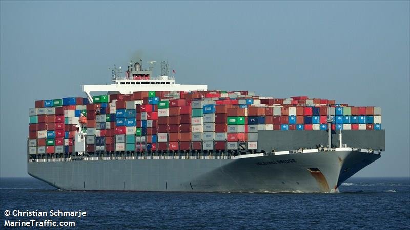 Large Containership Breaks Free from Mooring at Boston Terminal ...