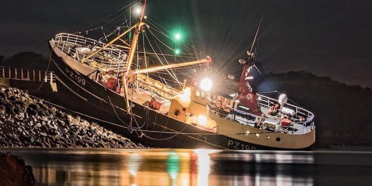 FV Algrie trawler grounded