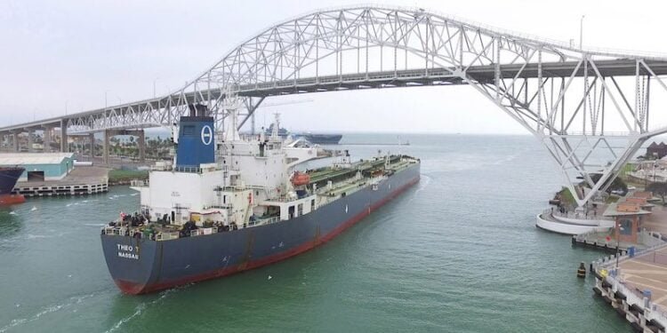 Gulf Coast Shipping Boom: U.S. Oil Exports Pour Into Worldwide Markets