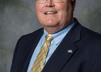 Tom Perrine, Austal VP of Engineering, Retires