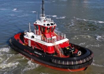 Master Boat Builders Delivers New Tug to Bay Houston Towing