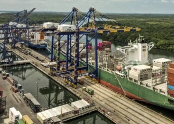 Hapag-Lloyd to Acquire SAAM's Terminal Business for $1 Billion