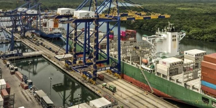 Hapag-Lloyd to Acquire SAAM's Terminal Business for $1 Billion
