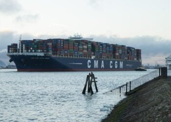 cma cgm containership