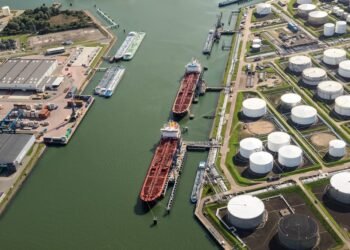 oil storage tankers