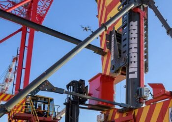 VIDEO: Liebherr Debuts Lift Height Extension of STS in Australia