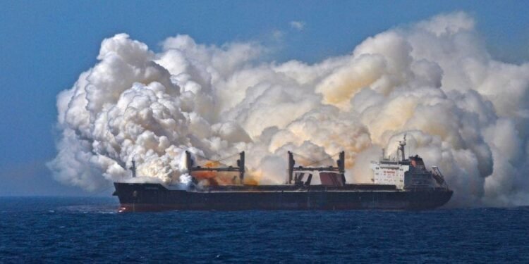 Incredible Incident Photo Shows British Bulk Carrier During Fertilizer Fire